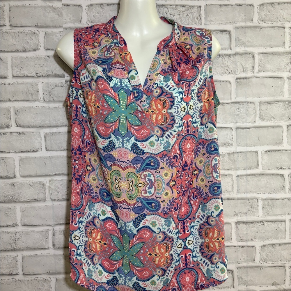Violet + Claire V-Neck Sleeveless Top Pink Blue White Paisley Floral Sz small
